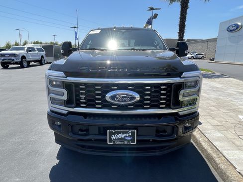 Certified 2025 Ford F350 Platinum w/ FX4 Off-Road Package AWD/4WD image 6