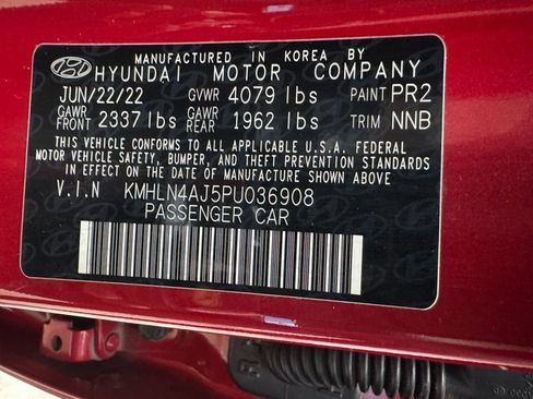 Used 2023 Hyundai Elantra Limited w/ Preferred Accessory Package image 31