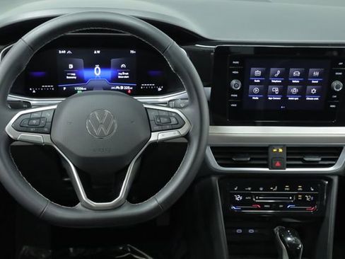 New 2025 Volkswagen Taos SE AWD/4WD image 12