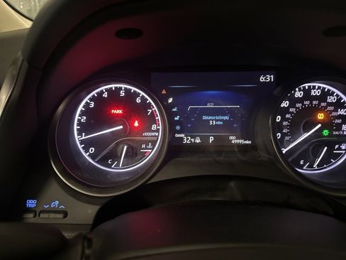 Used 2023 Toyota Camry SE image 10