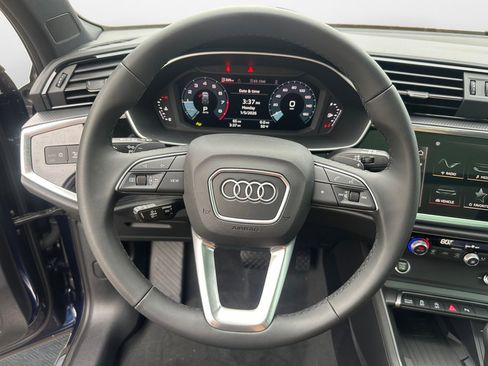 New 2025 Audi Q3 2.0T Premium image 10