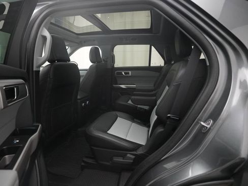 Used 2024 Ford Explorer XLT w/ Equipment Group 202A AWD/4WD image 16