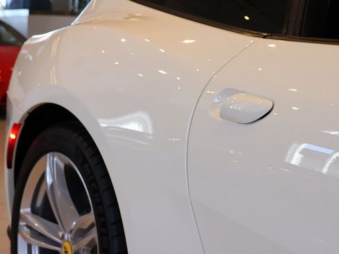 Certified 2018 Ferrari GTC4Lusso V12 image 32