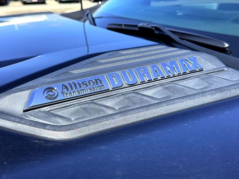 Used 2021 Chevrolet Silverado 2500 High Country w/ Z71 Off-Road Package image 3