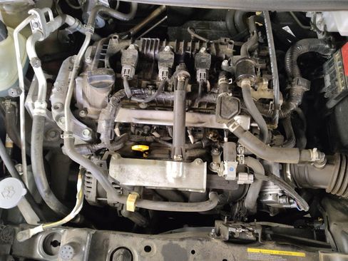 Used 2022 Nissan Versa SV FWD image 30