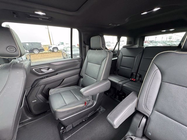 Certified 2022 GMC Yukon XL SLT w/ SLT Premium Package AWD/4WD image 24
