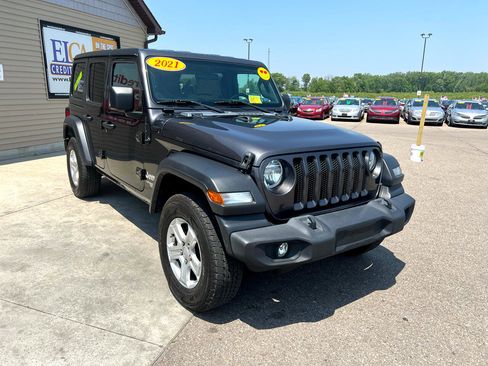 Used 2021 Jeep Wrangler Unlimited Sport image 3