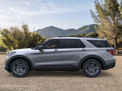 New 2026 Ford Explorer Active w/ Active Comfort Package image 3