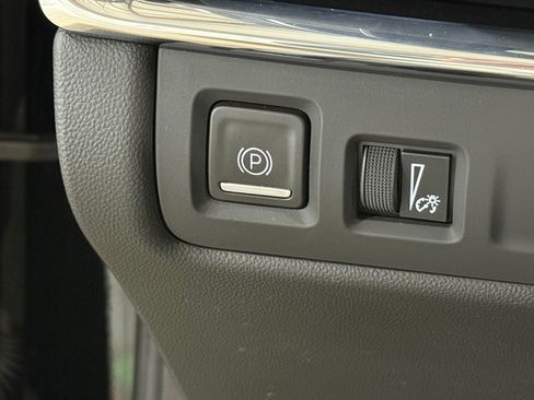 Certified 2023 Cadillac XT4 Sport image 17