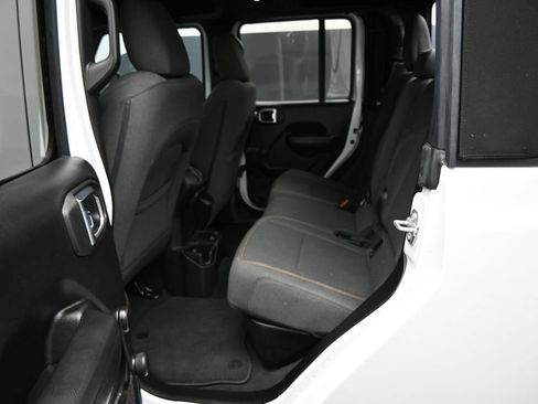 Used 2024 Jeep Gladiator Sport AWD/4WD image 21