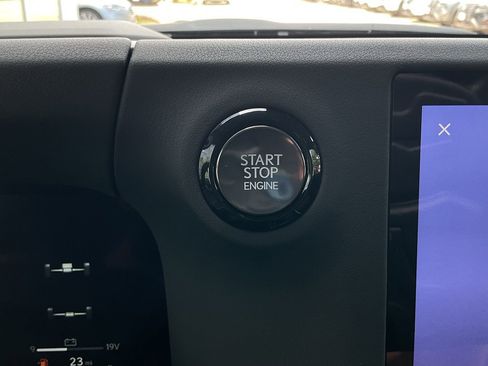 Used 2024 Lexus GX 550 w/ Accessory Package (Z1) AWD/4WD image 35