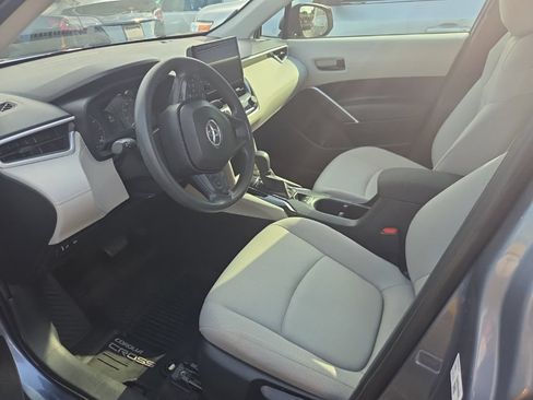 Used 2024 Toyota Corolla Cross L FWD image 3