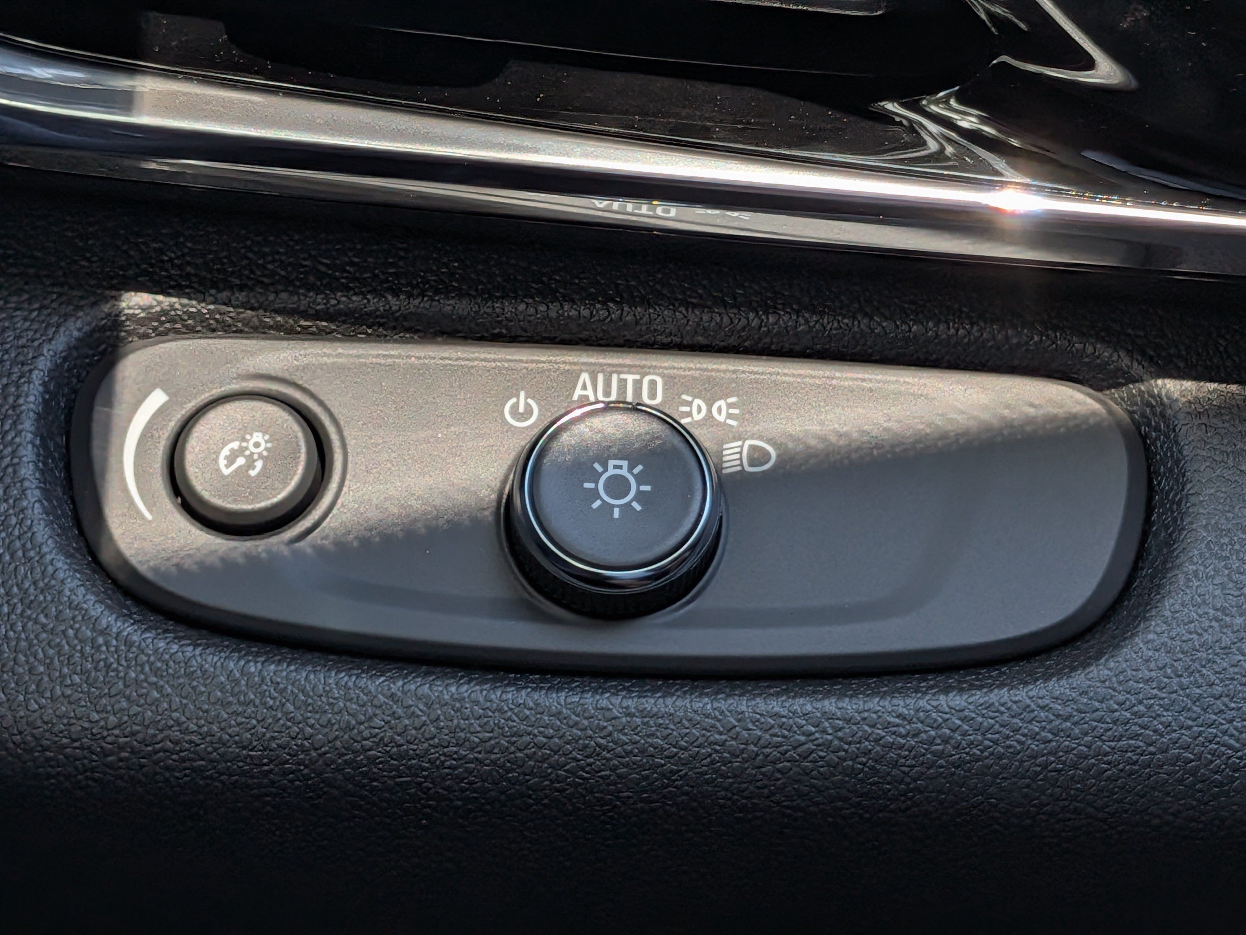 New 2026 Buick Envista Sport Touring w/ Convenience I Package FWD image 24