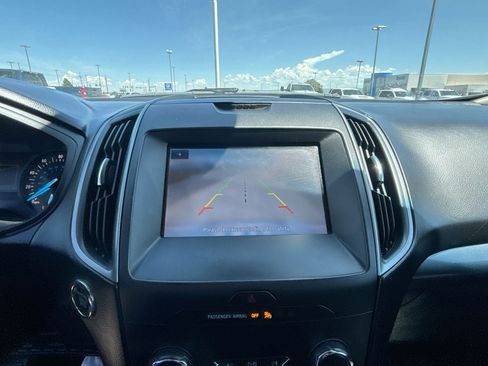 Used 2020 Ford Edge SE image 43
