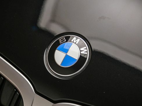 Certified 2024 BMW 330i Sedan w/ Convenience Package RWD image 9