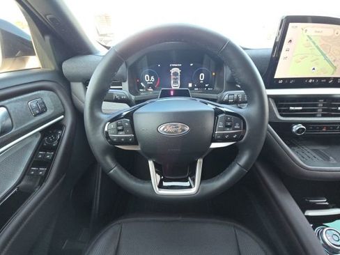 Used 2025 Ford Explorer Platinum w/ Ultimate Package image 31