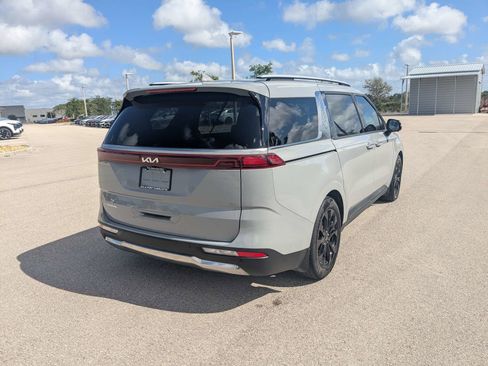 Used 2023 Kia Carnival SX Prestige FWD image 5