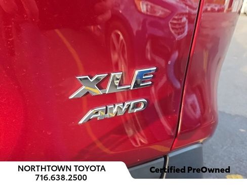 Used 2021 Toyota RAV4 XLE image 6
