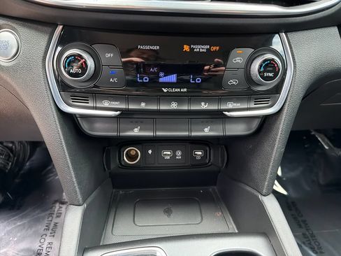Used 2020 Hyundai Santa Fe SEL w/ Convenience Package FWD image 31