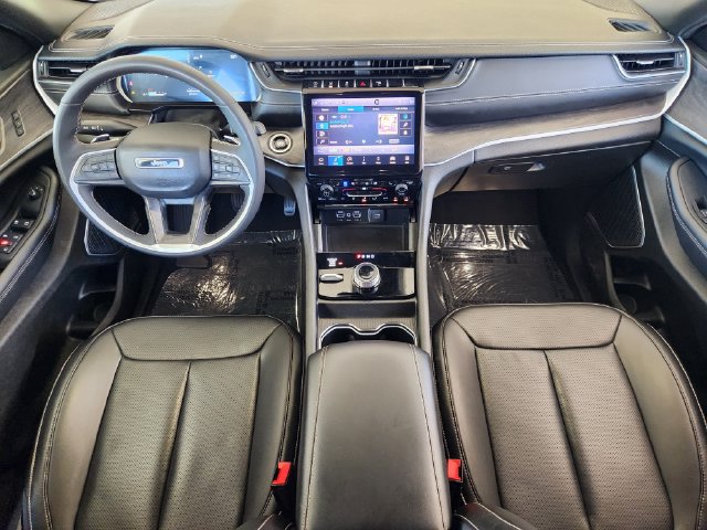 Used 2025 Jeep Grand Cherokee L Limited w/ Luxury Tech Group II AWD/4WD image 28