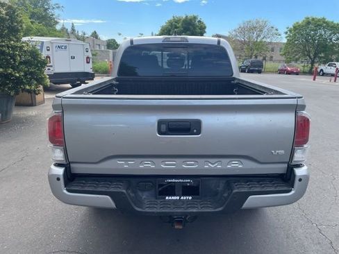 Used 2022 Toyota Tacoma TRD Off-Road w/ Technology Package image 5