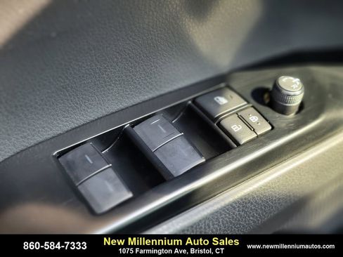 Used 2025 Toyota Camry XLE image 17