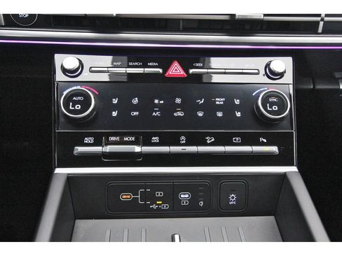 Used 2025 Hyundai Santa Fe Limited AWD/4WD image 30