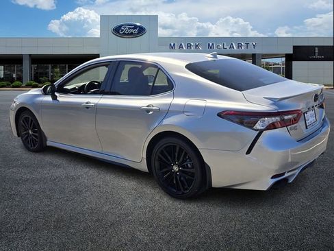 Used 2024 Toyota Camry XSE FWD image 3