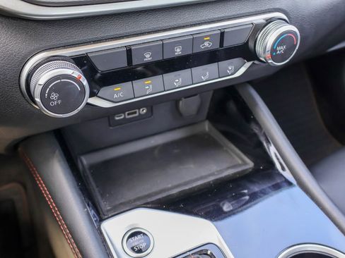 Used 2025 Nissan Altima 2.5 SR FWD image 14