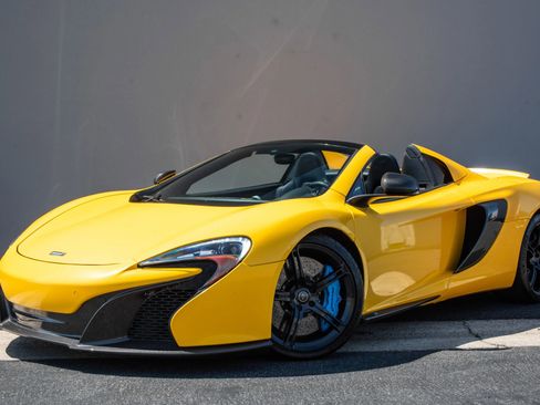 Used 2015 McLaren 650S Spider image 2