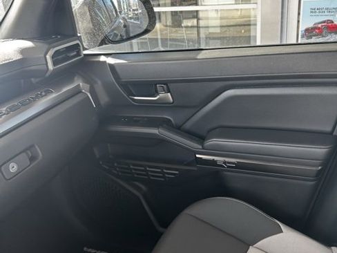 Used 2024 Toyota Tacoma TRD Off-Road image 26