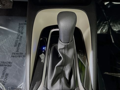 Used 2025 Toyota Corolla LE image 23