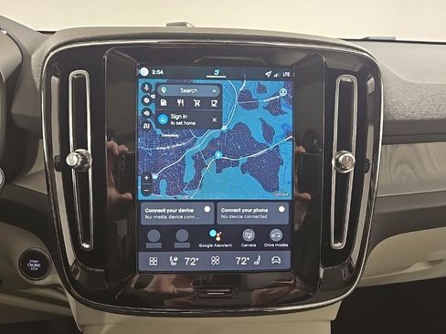 New 2026 Volvo XC40 B5 Ultra w/ Climate Package image 17