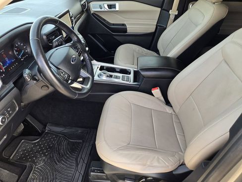 Used 2020 Ford Explorer Limited image 12