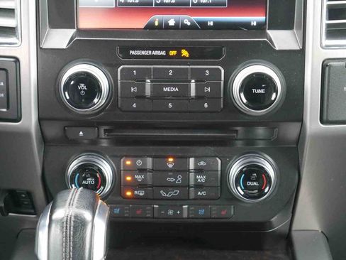 Used 2015 Ford F150 Platinum w/ Equipment Group 701A Luxury image 7