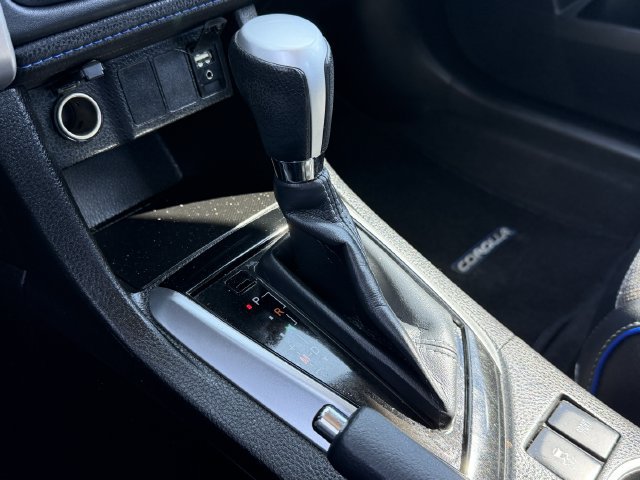 Used 2017 Toyota Corolla SE FWD image 18