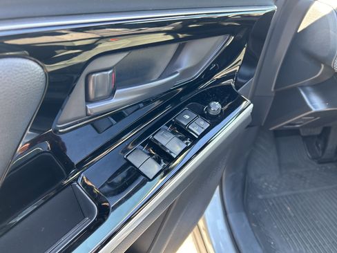 Used 2023 Toyota bZ4X XLE image 6