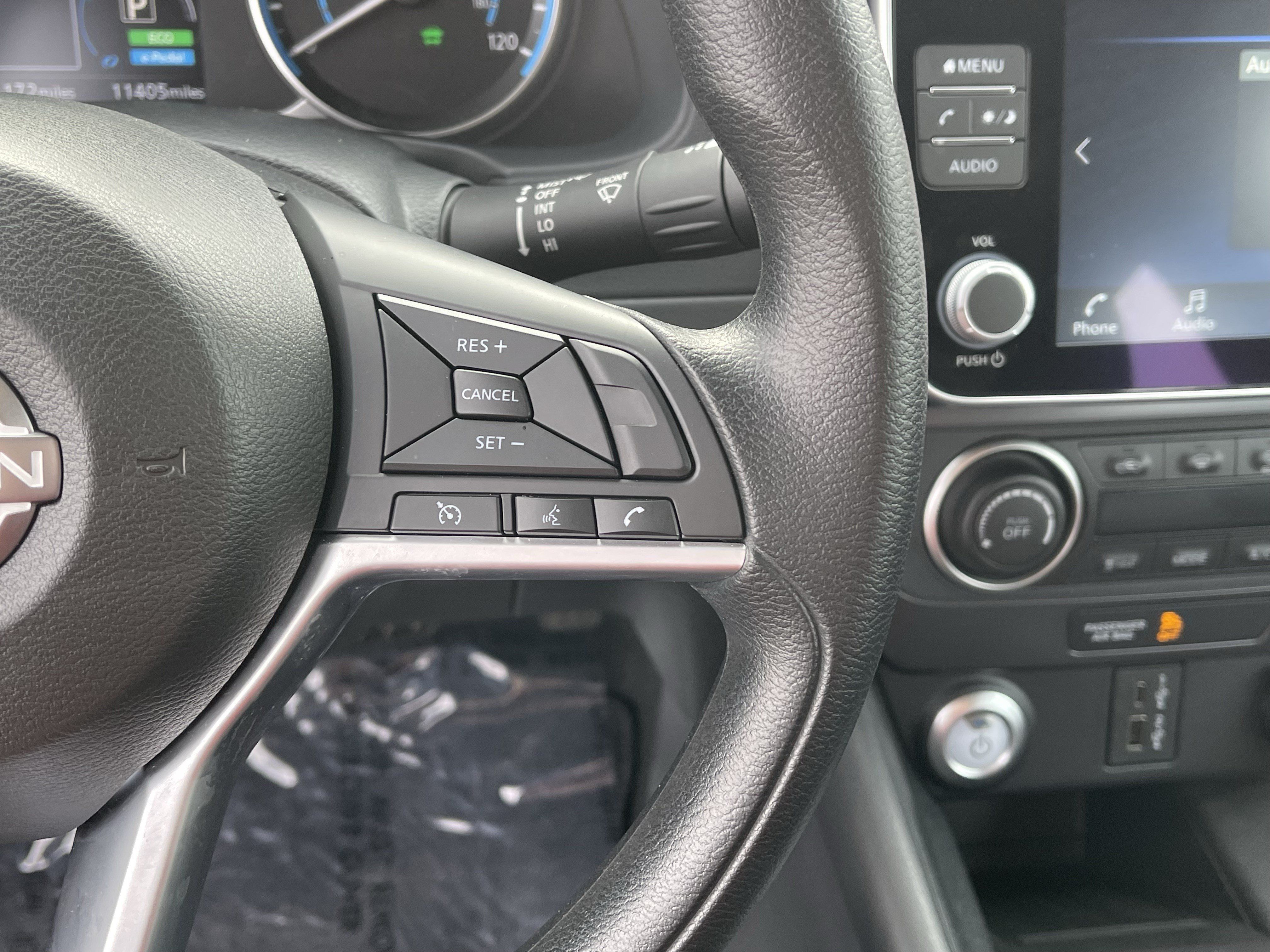 Used 2025 Nissan Leaf S FWD image 21
