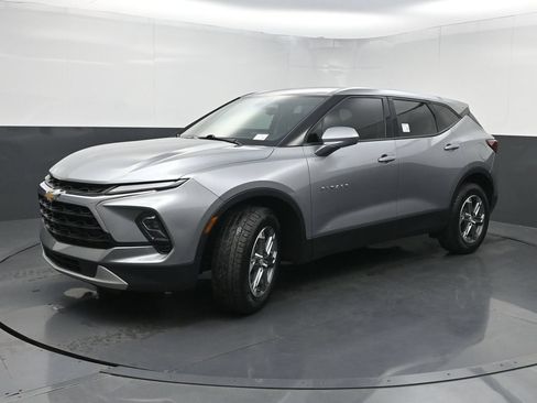 Used 2024 Chevrolet Blazer LT FWD image 19
