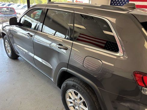 Used 2020 Jeep Grand Cherokee Laredo RWD image 12