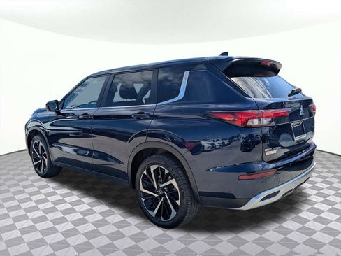 Used 2024 Mitsubishi Outlander SE Black Edition FWD image 5