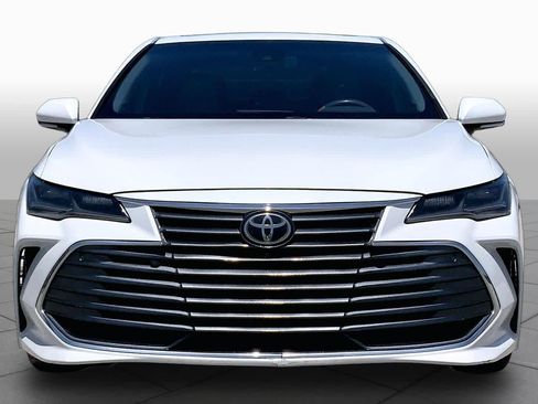 Used 2022 Toyota Avalon Limited w/ Advanced Safety Package FWD image 4