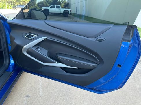 Used 2017 Chevrolet Camaro SS RWD image 19