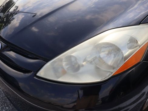 Used 2009 Toyota Sienna XLE FWD image 3