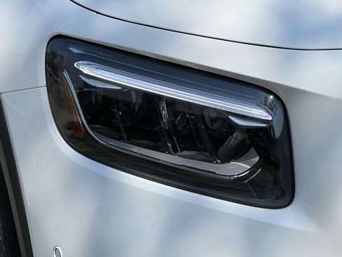 Certified 2025 Mercedes-Benz GLB 250 4MATIC image 11