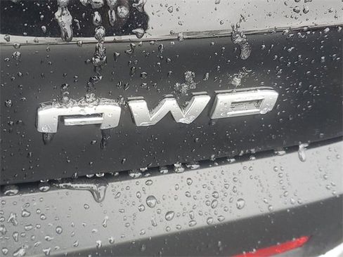 Certified 2023 GMC Acadia SLE w/ Driver Convenience Package image 6