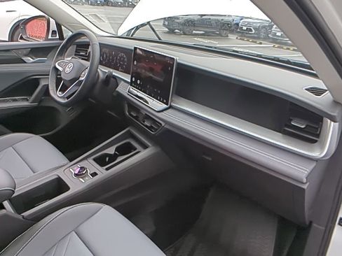 New 2026 Volkswagen Tiguan SE image 35