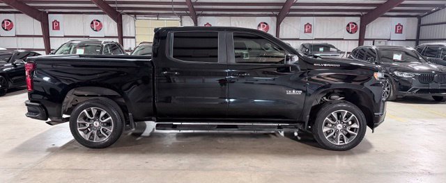 Used 2020 Chevrolet Silverado 1500 RST w/ Texas Edition RWD image 2