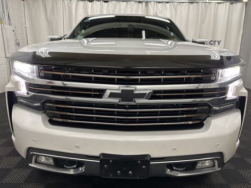 Used 2019 Chevrolet Silverado 1500 High Country w/ Technology Package image 4