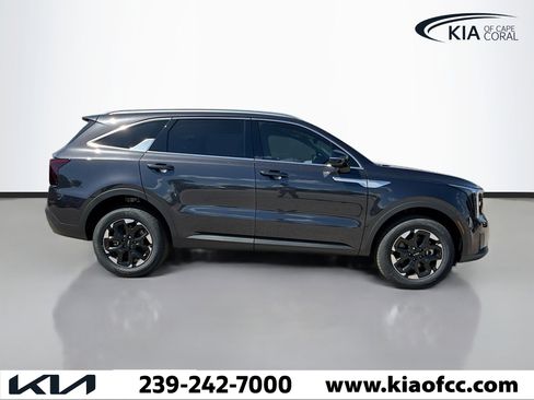 New 2026 Kia Sorento S image 6